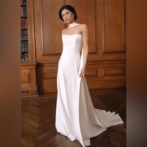Elegant White Strapless Wedding Dress